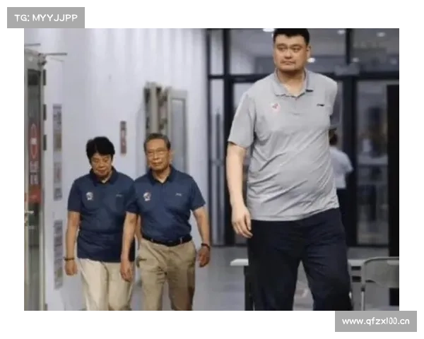 8张图看姚明身材变化,瘦竹竿到筋肉人,努力造就伟大 8张图看姚明身材变化,瘦竹竿到筋肉人,努力造就伟大
